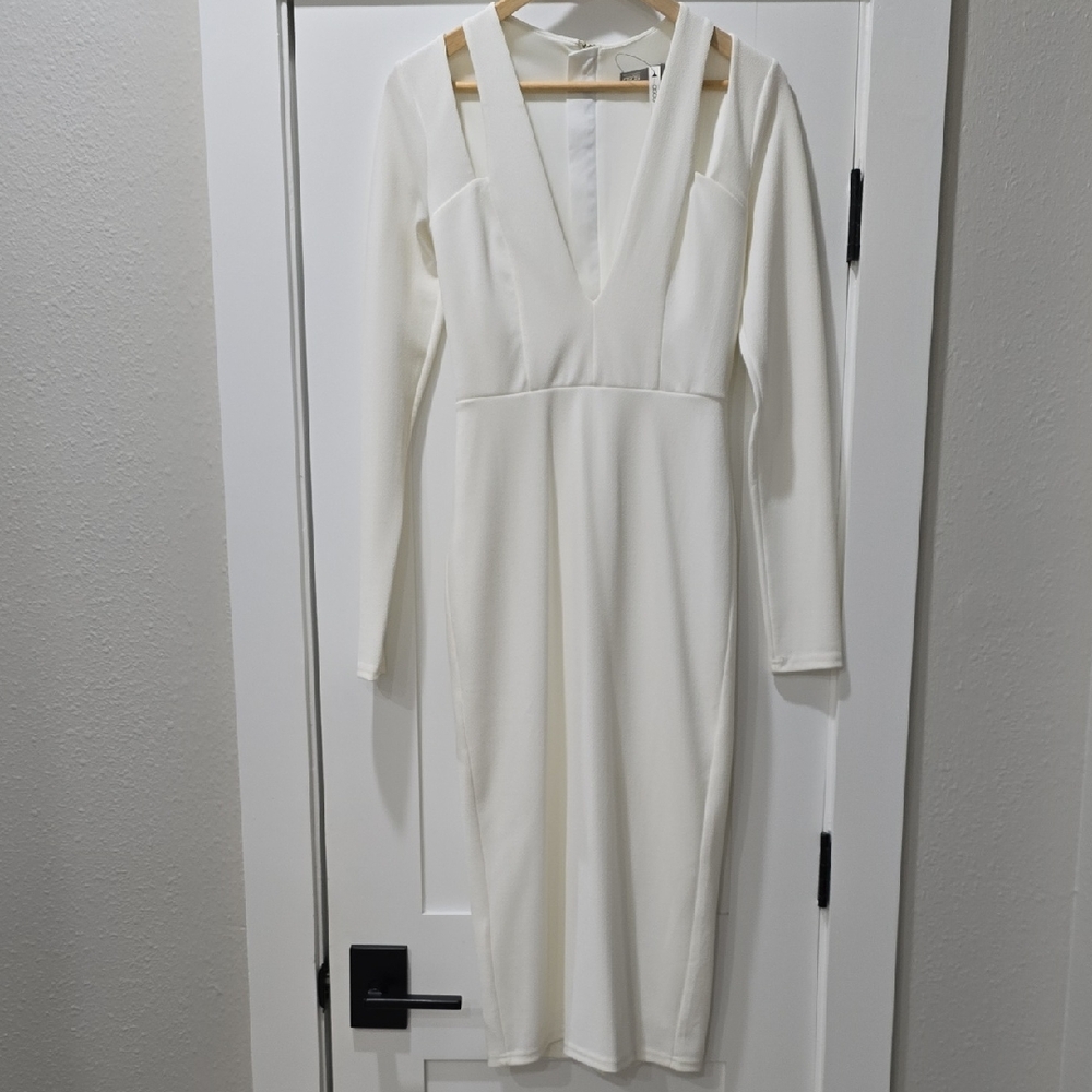 Elegant White V-Neck Dress